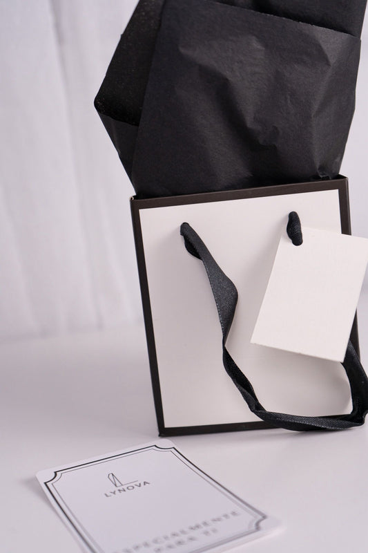 Bolsita de regalo + tarjeta personalizada