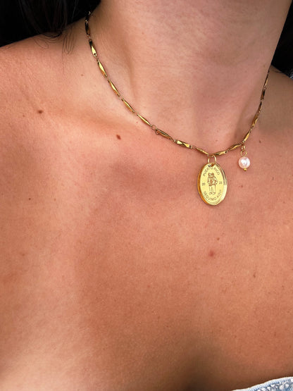 Seguimos Aquí Necklace