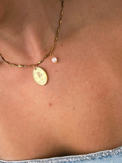 Seguimos Aquí Necklace
